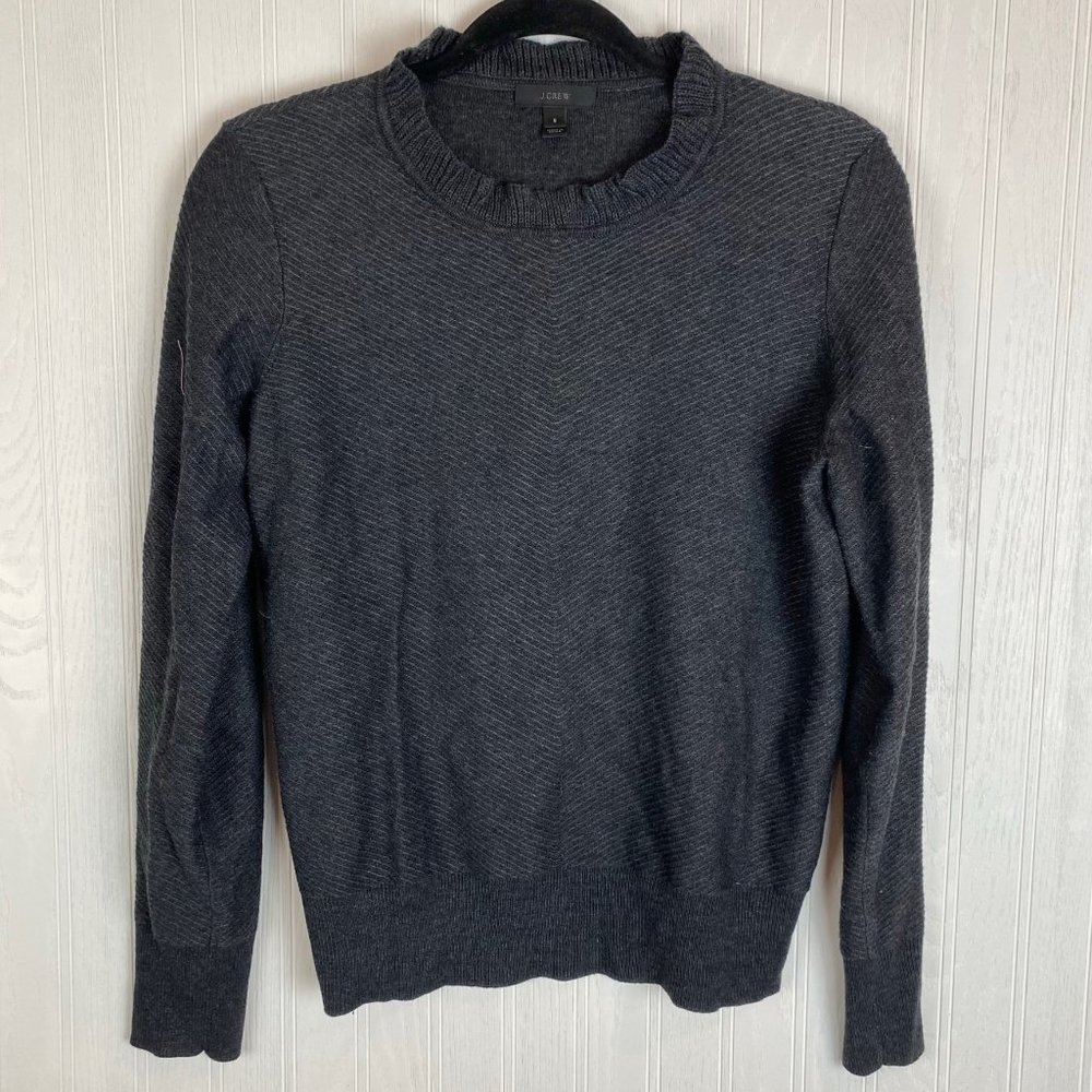 J crew dark gray sweater size small‎